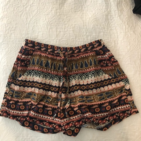 Patterned Shorts - Picture 2 of 3